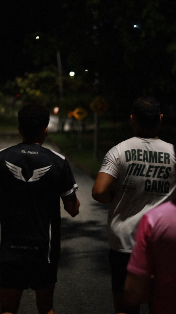 Corredores de UNITE compartiendo una salida nocturna